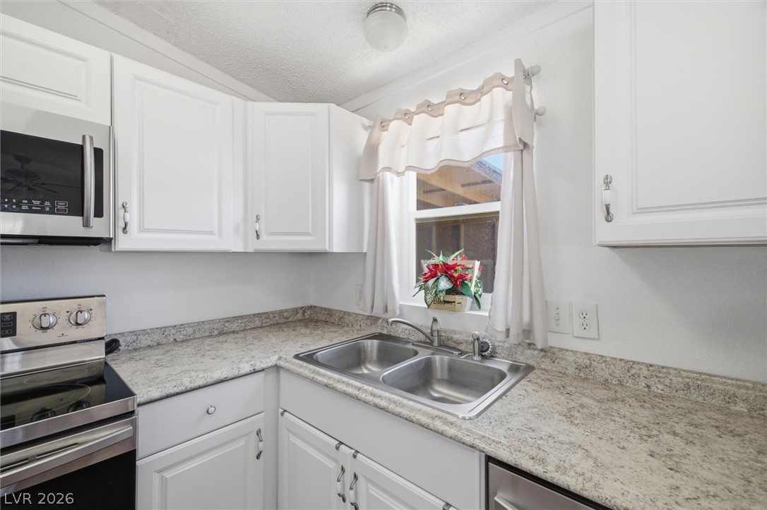 Photo 13 of 49, 5610 Tecopa Street