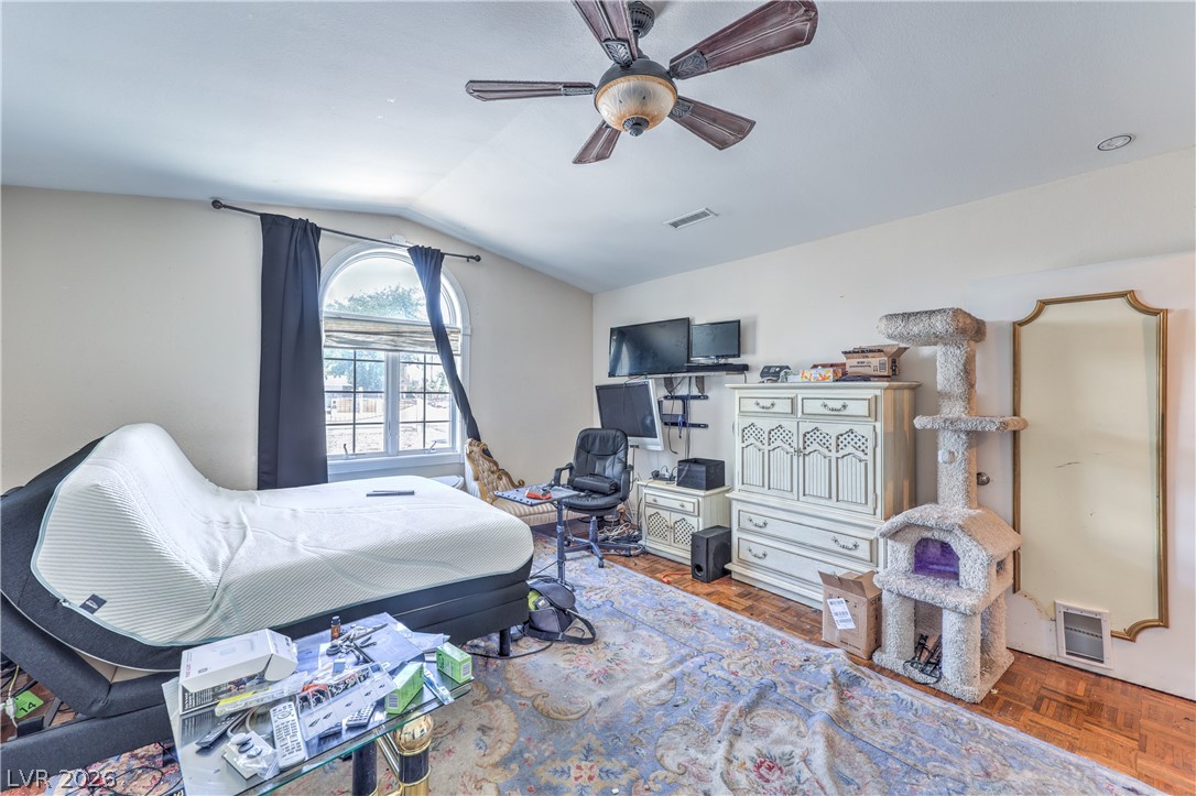 Photo 17 of 42, 5301 Reiter Avenue