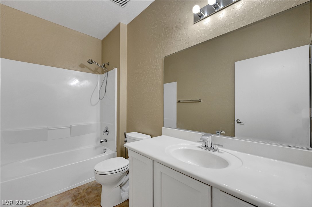 Photo 21 of 26, 4685 Apulia Drive #202