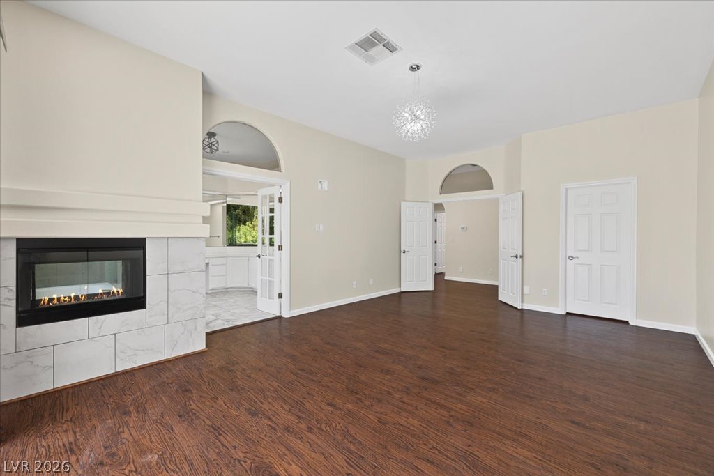 Photo 13 of 22, 2071 Sutton Way