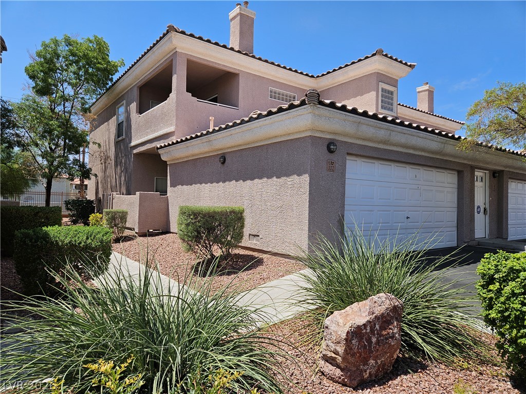 6901 Cobre Azul Avenue #102, Las Vegas 89108