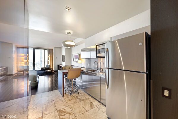Photo 14 of 15, 4381 W Flamingo Road #1816