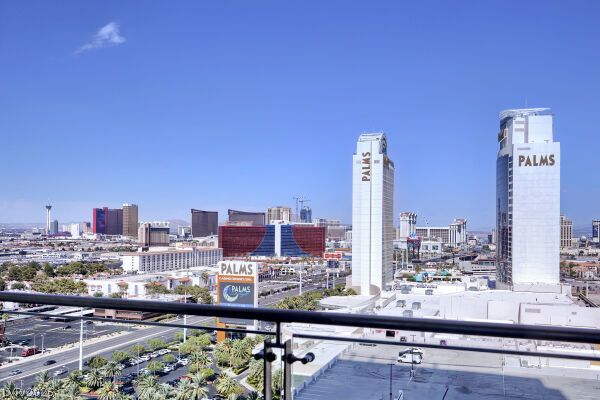 Photo 15 of 15, 4381 W Flamingo Road #1816
