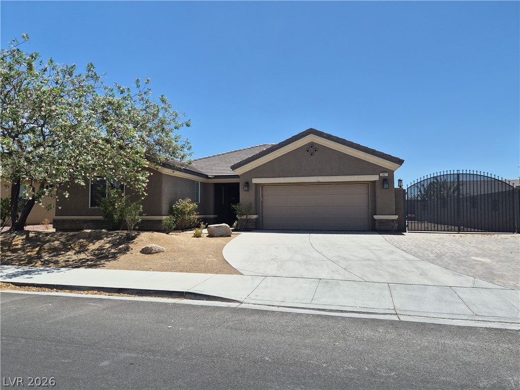 Photo 2 of 3937 E Chaffe Avenue