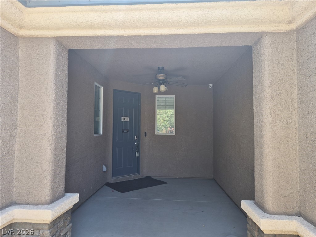 Photo 3 of 3937 E Chaffe Avenue