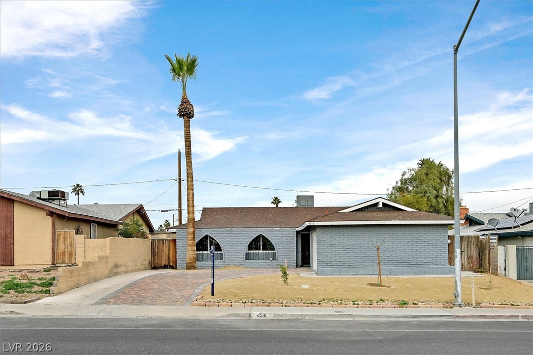 Photo 4 of 4516 E Flamingo Road