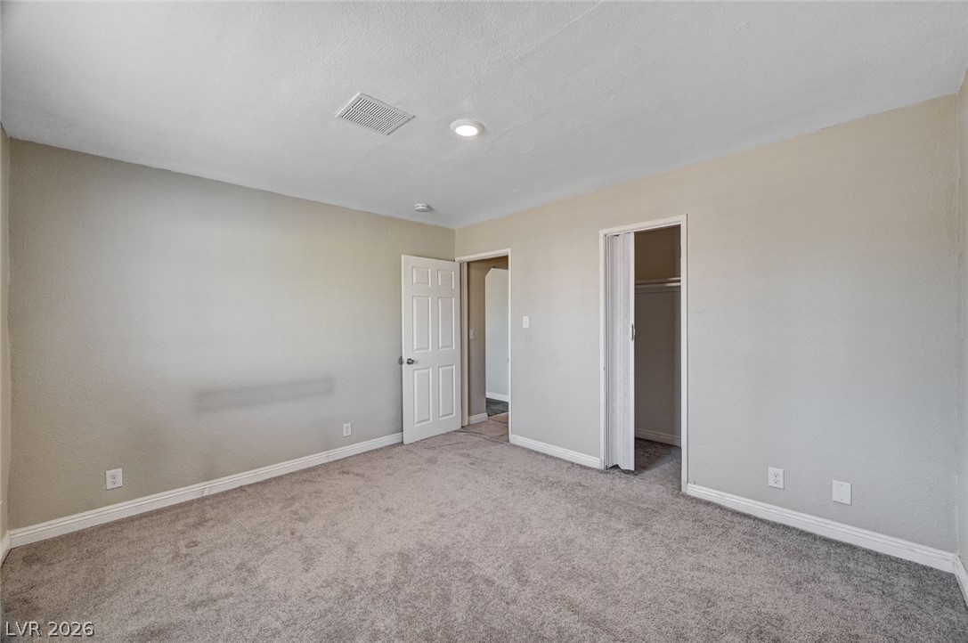 Photo 33 of 43, 1720 E Carson Avenue