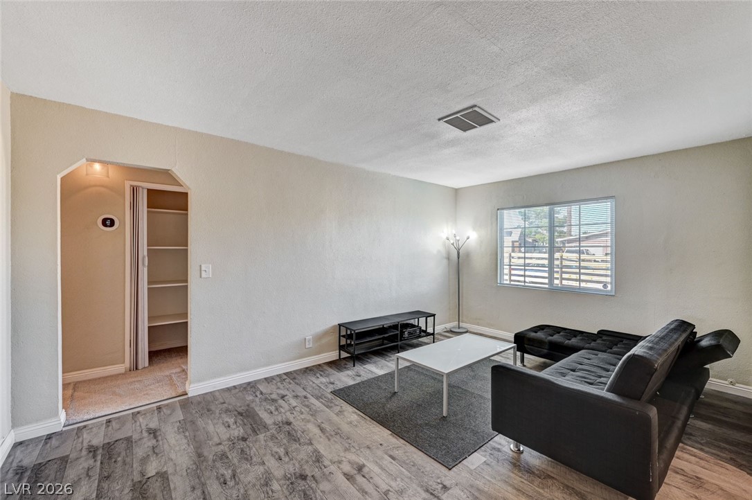 Photo 7 of 43, 1720 E Carson Avenue
