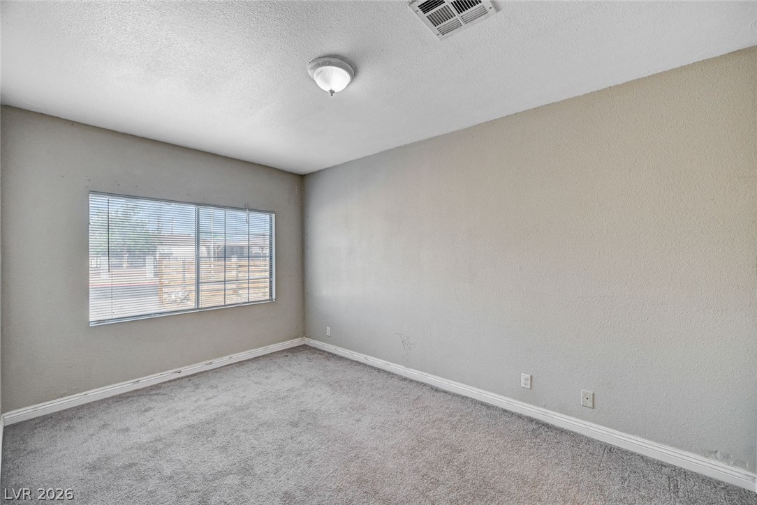 Photo 20 of 43, 1720 E Carson Avenue