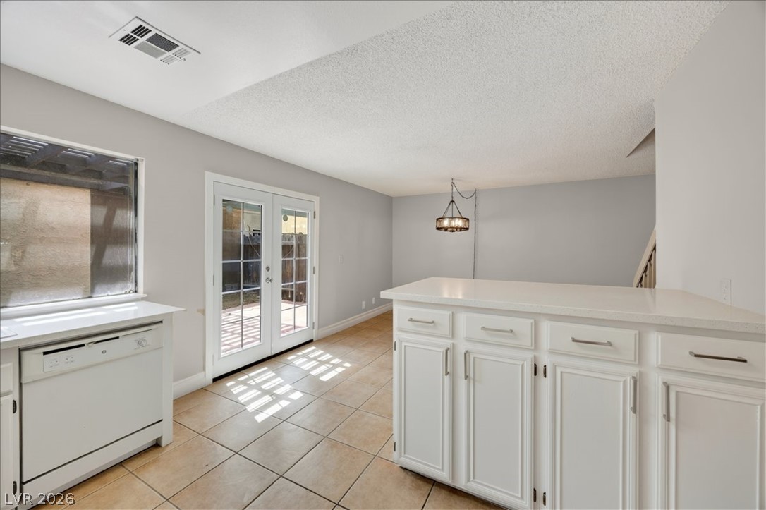 Photo 14 of 37, 4669 Kelly Barry Way