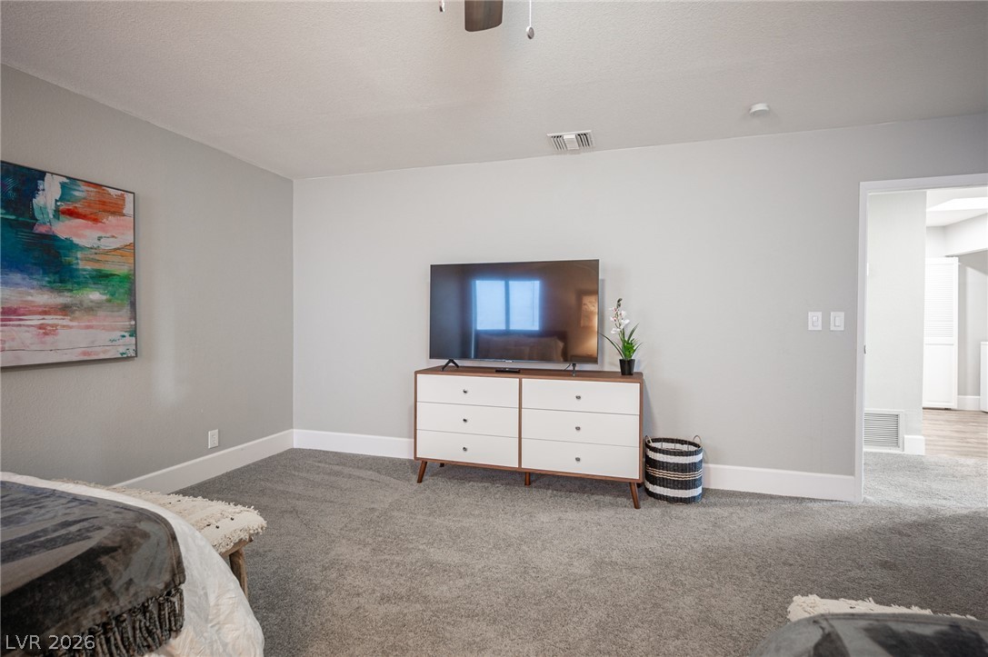 Photo 33 of 60, 915 Vegas Valley Drive #4