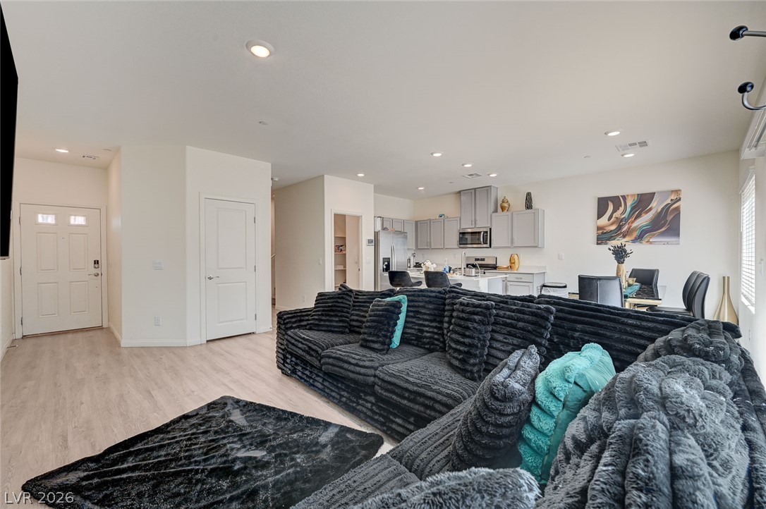 Photo 7 of 41, 9946 Indigo Cliffs Street