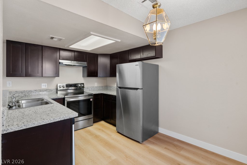 Photo 7 of 50, 4851 E Craig Road