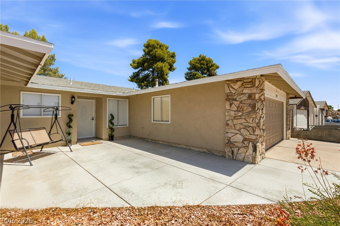 Photo 9 of 39, 3948 Oakhill Avenue