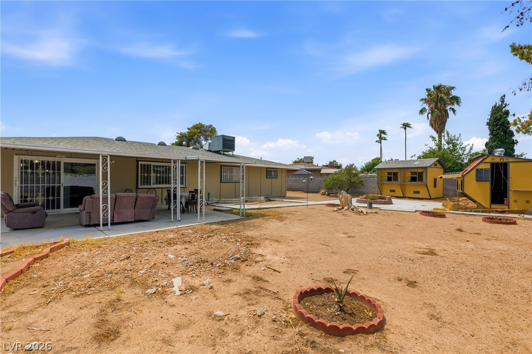 Photo 5 of 3948 Oakhill Avenue