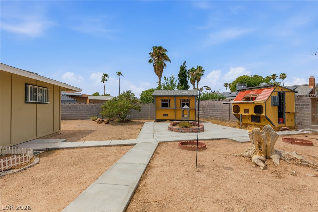 Photo 34 of 39, 3948 Oakhill Avenue