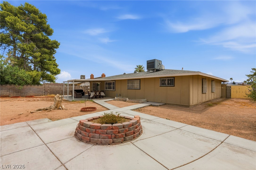 Photo 36 of 39, 3948 Oakhill Avenue