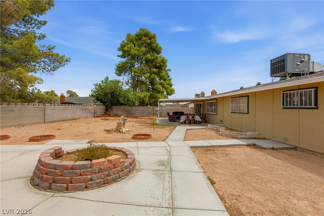 Photo 37 of 39, 3948 Oakhill Avenue