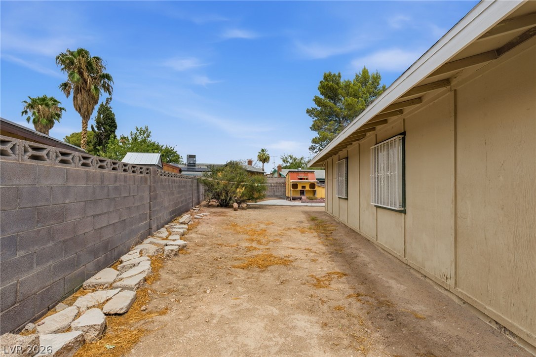Photo 39 of 39, 3948 Oakhill Avenue