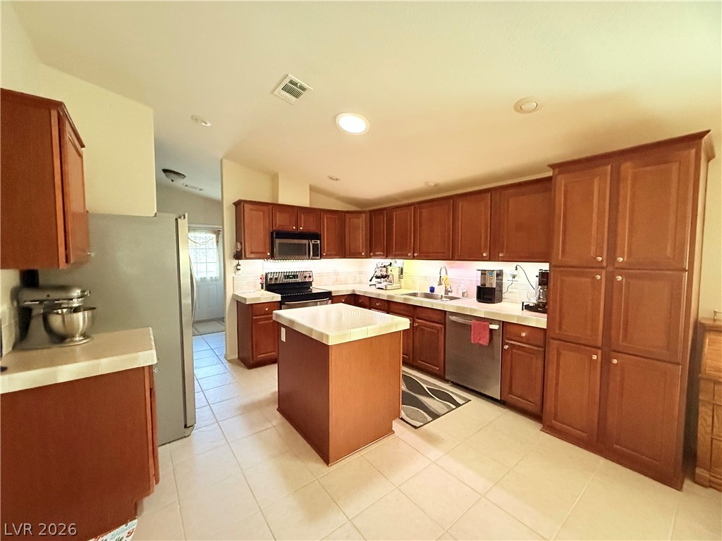 Photo 11 of 23, 4231 E Winterwood Road