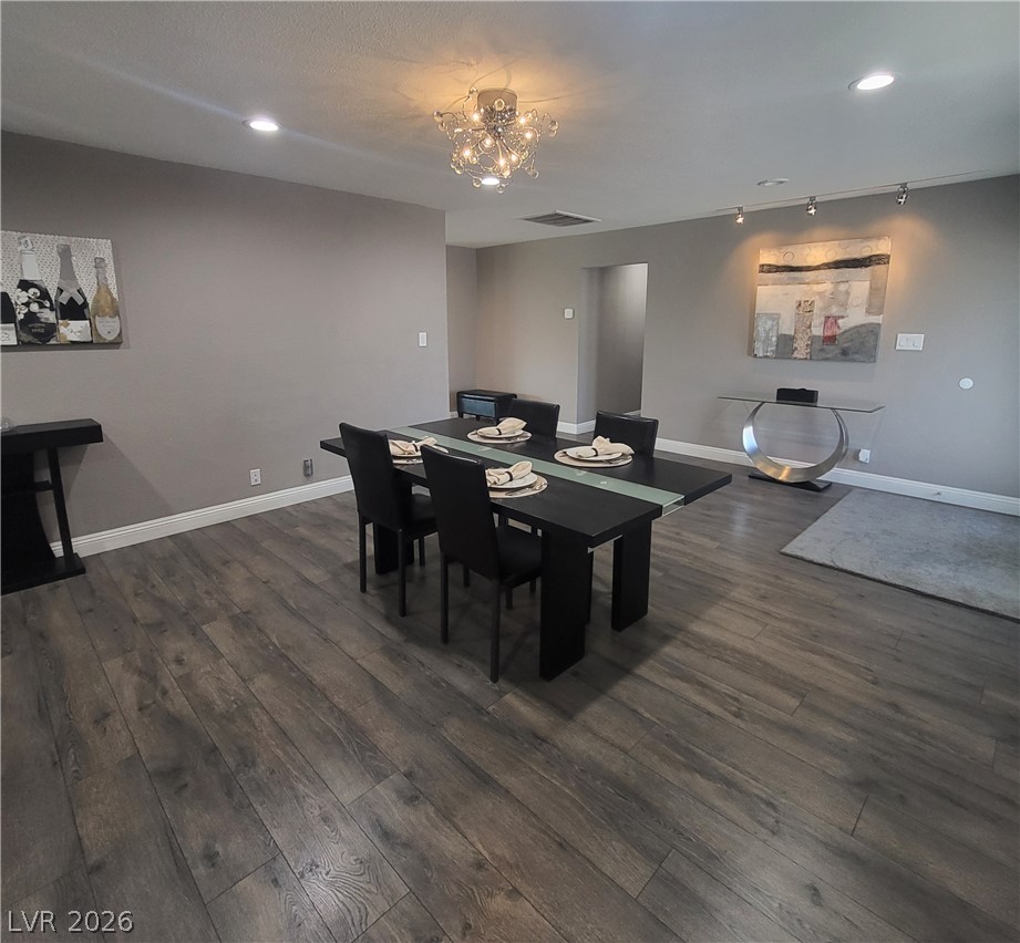 Photo 6 of 38, 2917 Colanthe Avenue