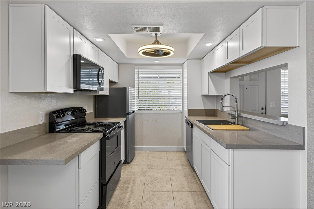 Photo 9 of 19, 5330 Rod Court #102