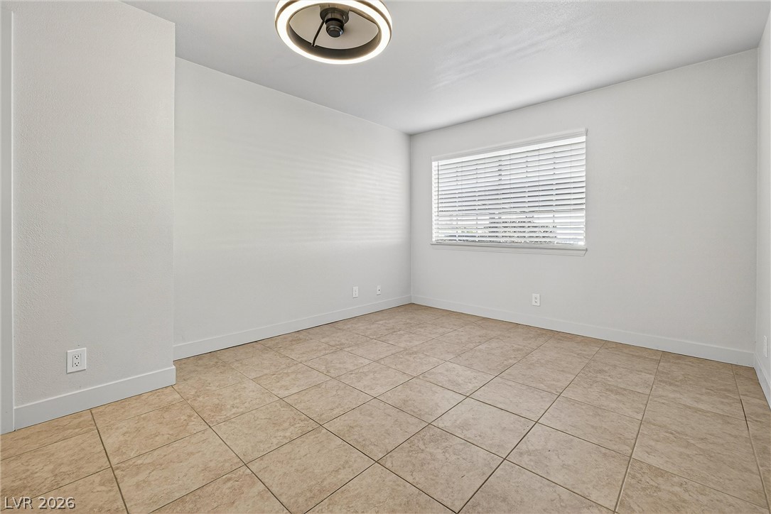 Photo 11 of 19, 5330 Rod Court #102