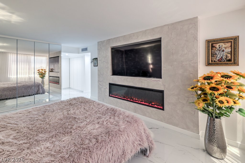 Photo 5 of 205 E Harmon Avenue #507