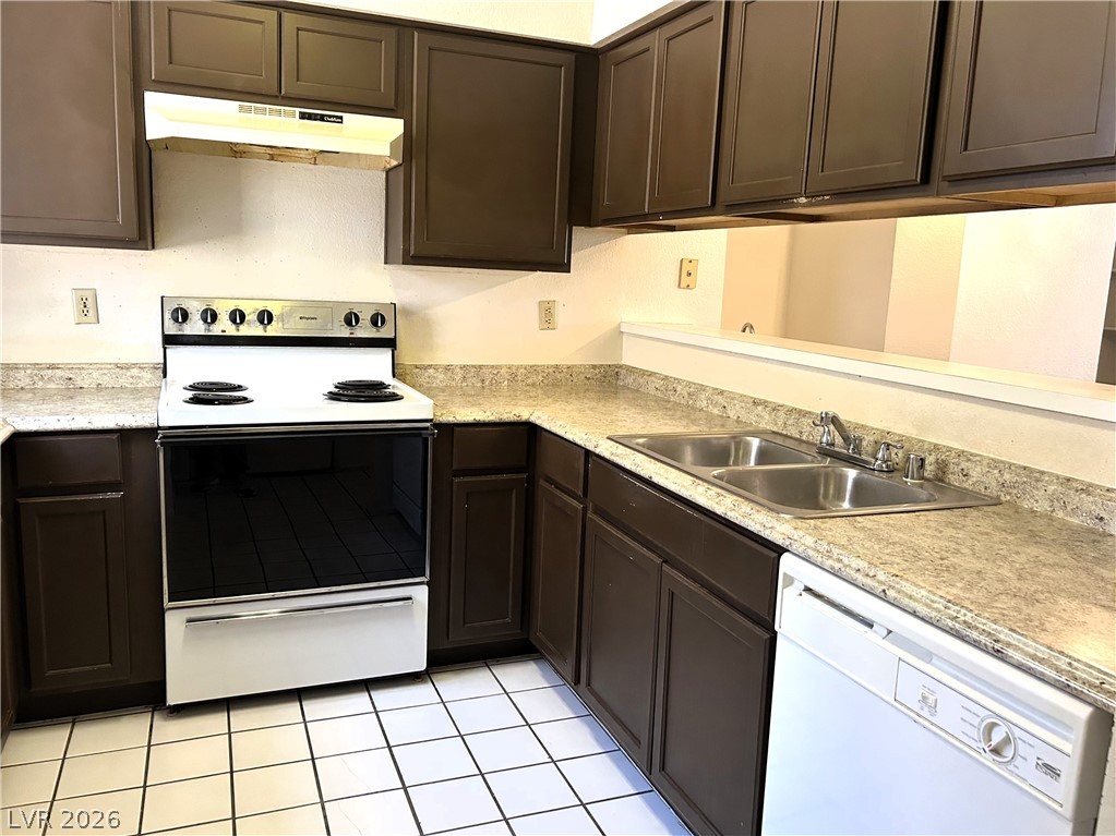 Photo 4 of 2032 Mesquite Lane #101