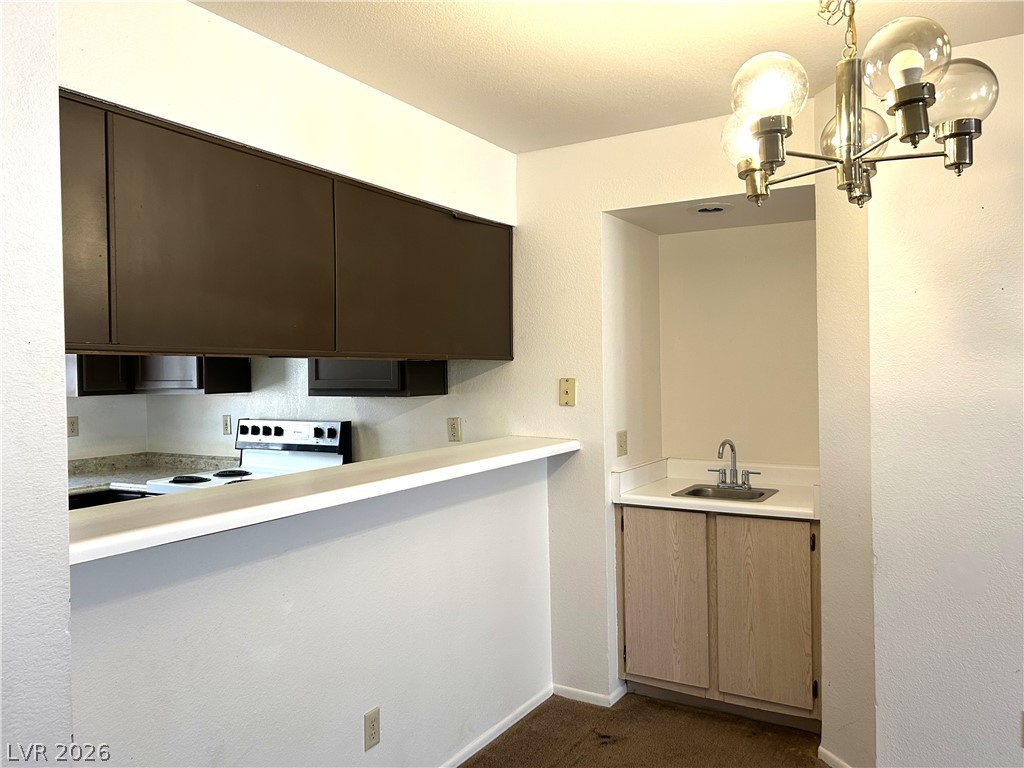 Photo 7 of 15, 2032 Mesquite Lane #101