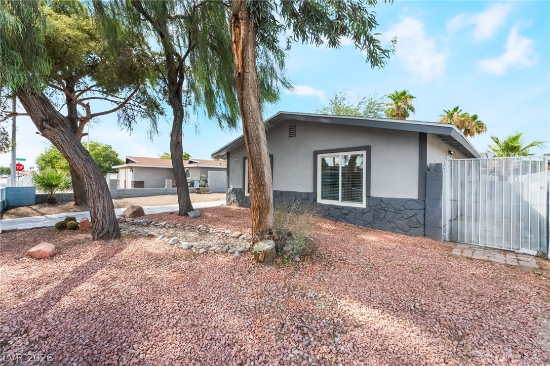 Photo 4 of 3903 Sequoia Avenue