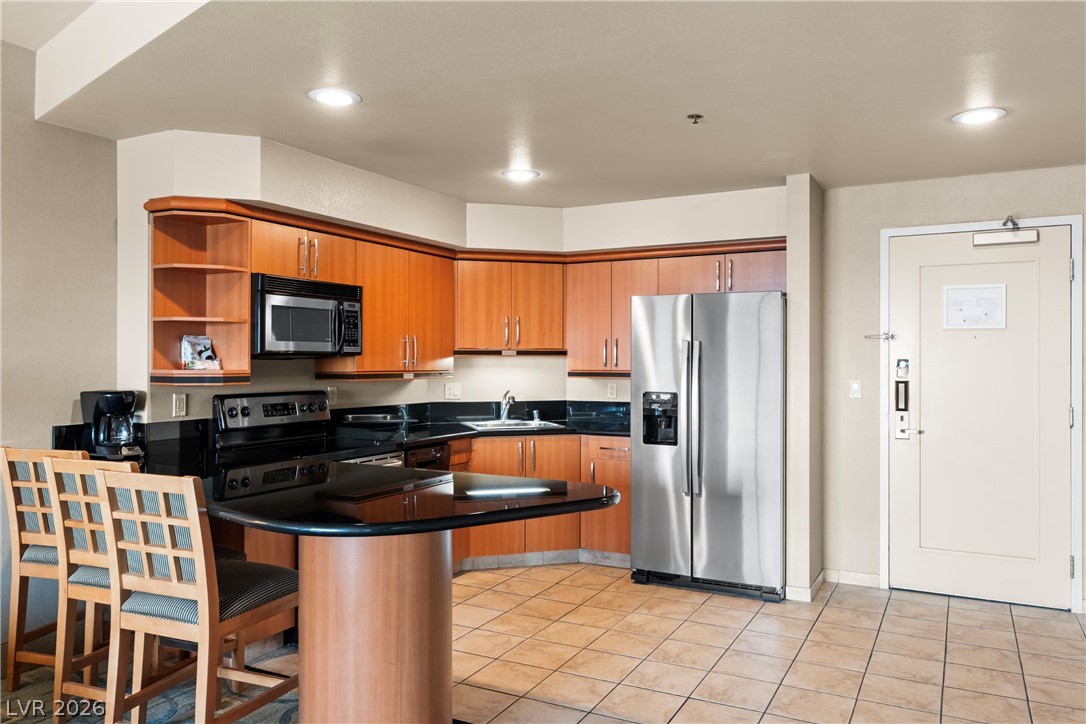 Photo 7 of 50, 211 E Flamingo Road #1411