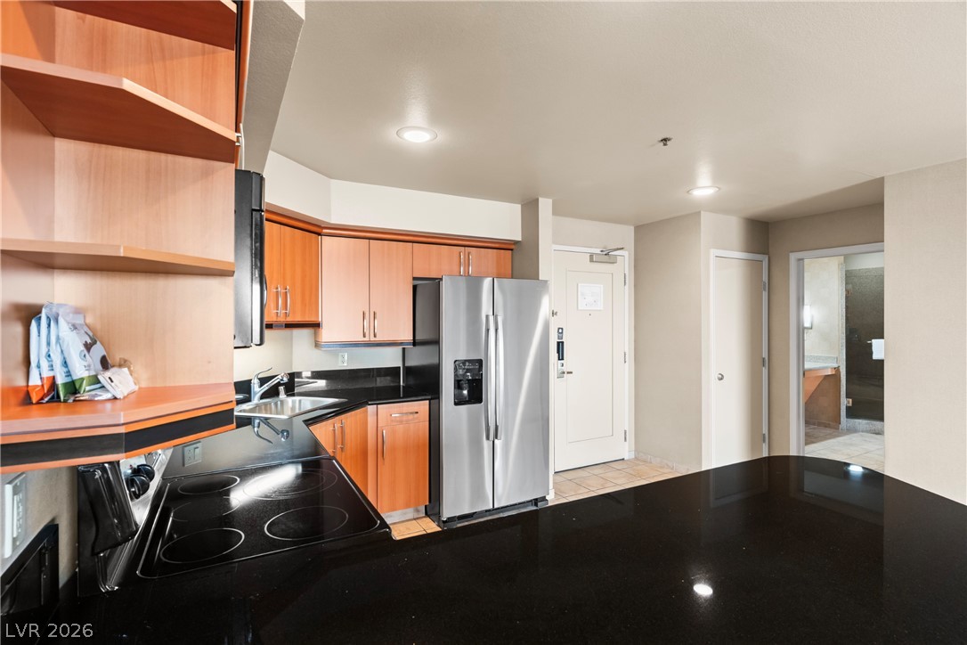 Photo 10 of 50, 211 E Flamingo Road #1411