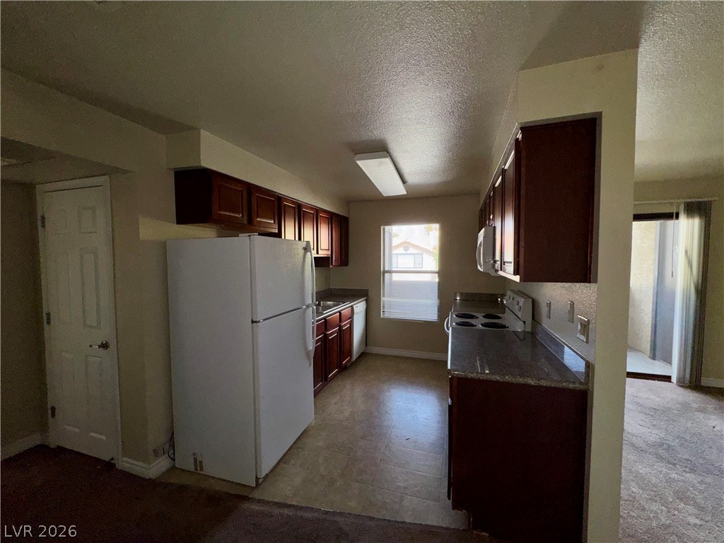 Photo 25 of 32, 2451 N Rainbow Boulevard #2004