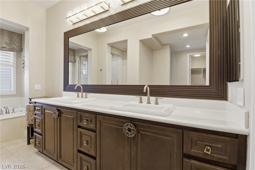 Photo 47 of 98, 9207 Tesoras Drive #401