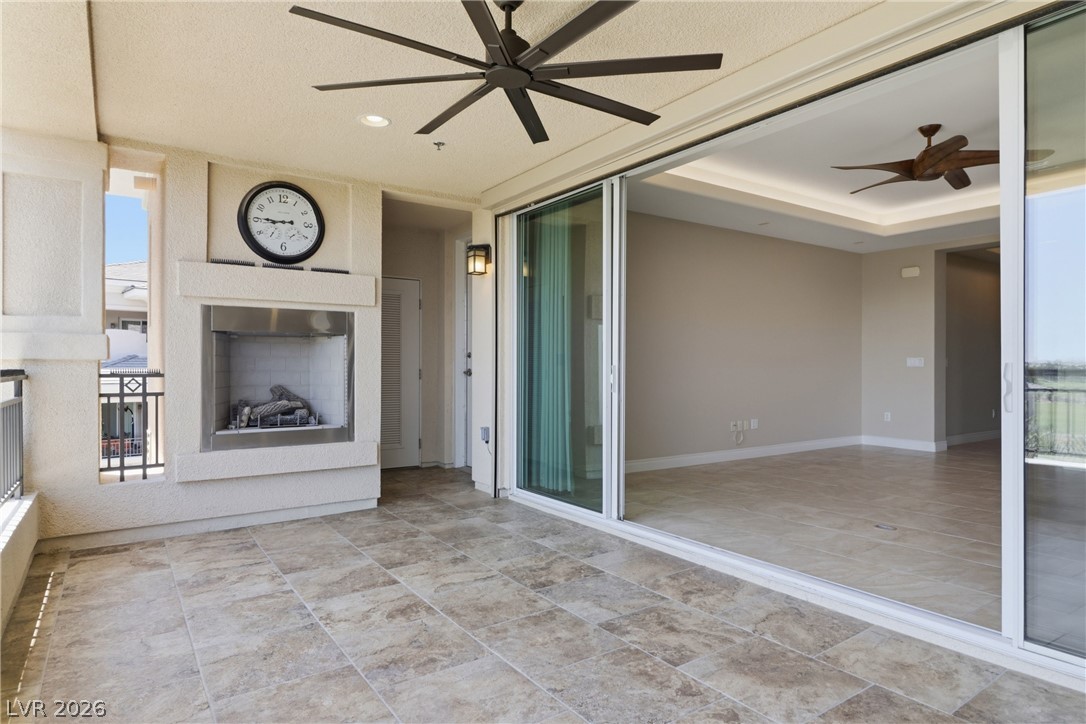 Photo 10 of 98, 9207 Tesoras Drive #401