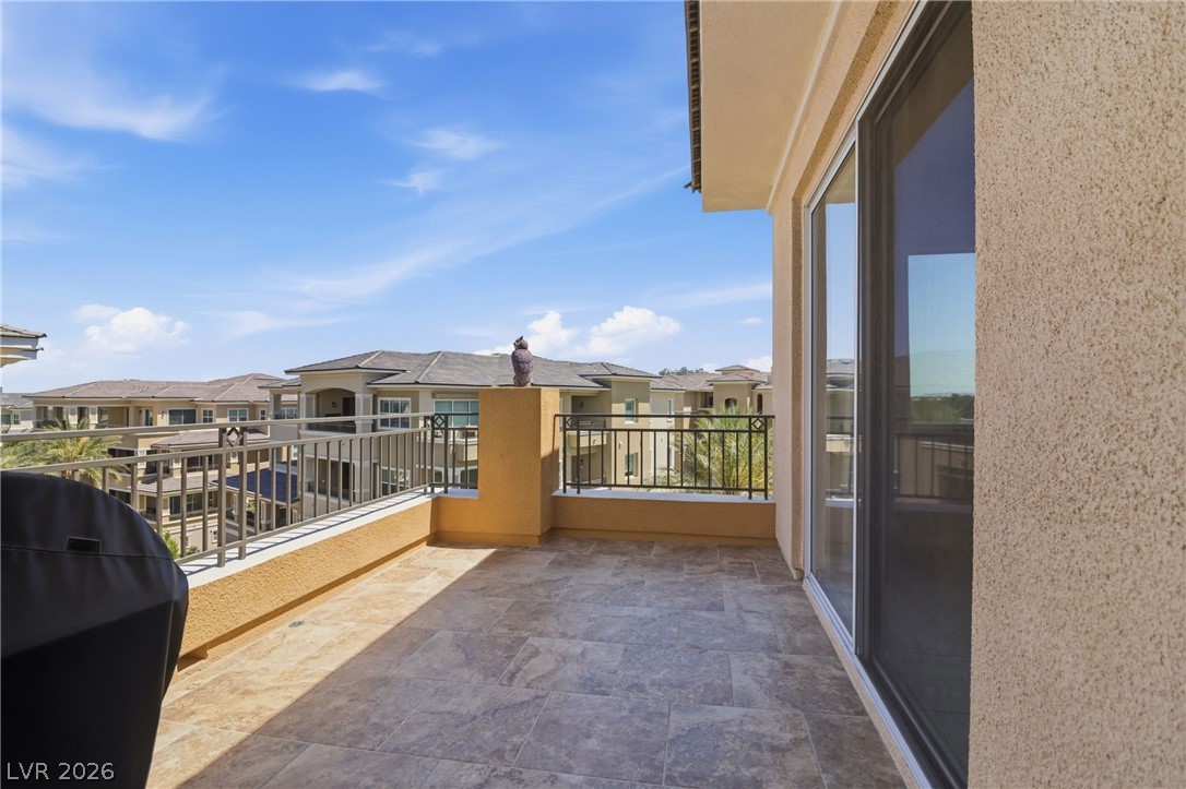 Photo 12 of 98, 9207 Tesoras Drive #401