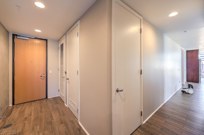 Photo 3 of 353 E Bonneville Avenue #379