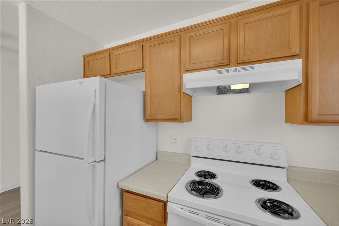 Photo 11 of 32, 2985 Juniper Hills Boulevard #202