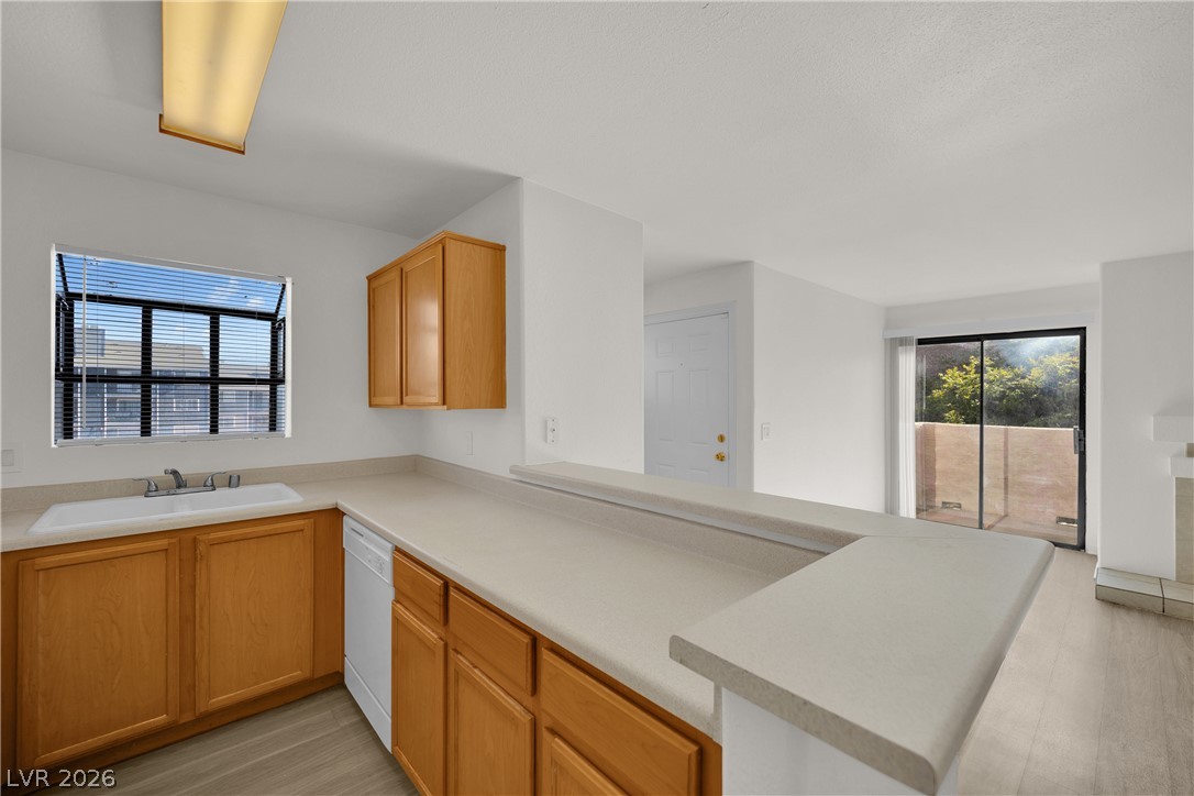 Photo 12 of 32, 2985 Juniper Hills Boulevard #202