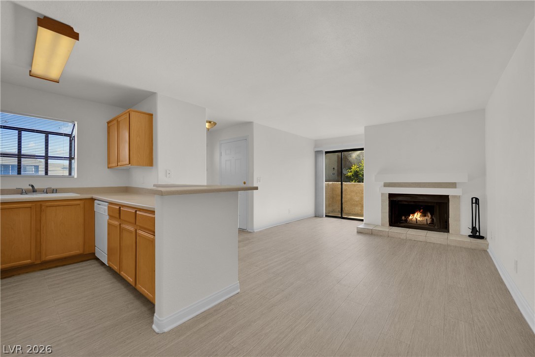 Photo 9 of 32, 2985 Juniper Hills Boulevard #202