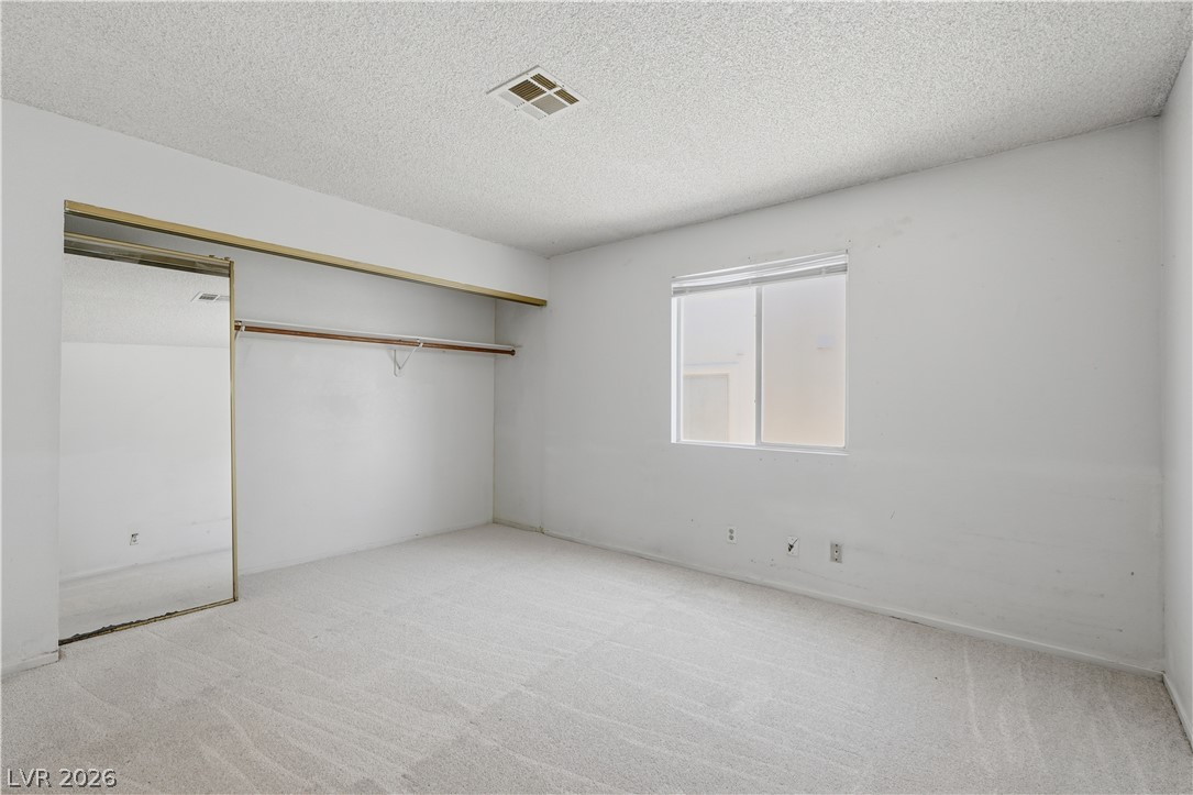 Photo 8 of 11, 925 Sulphur Springs Lane #101