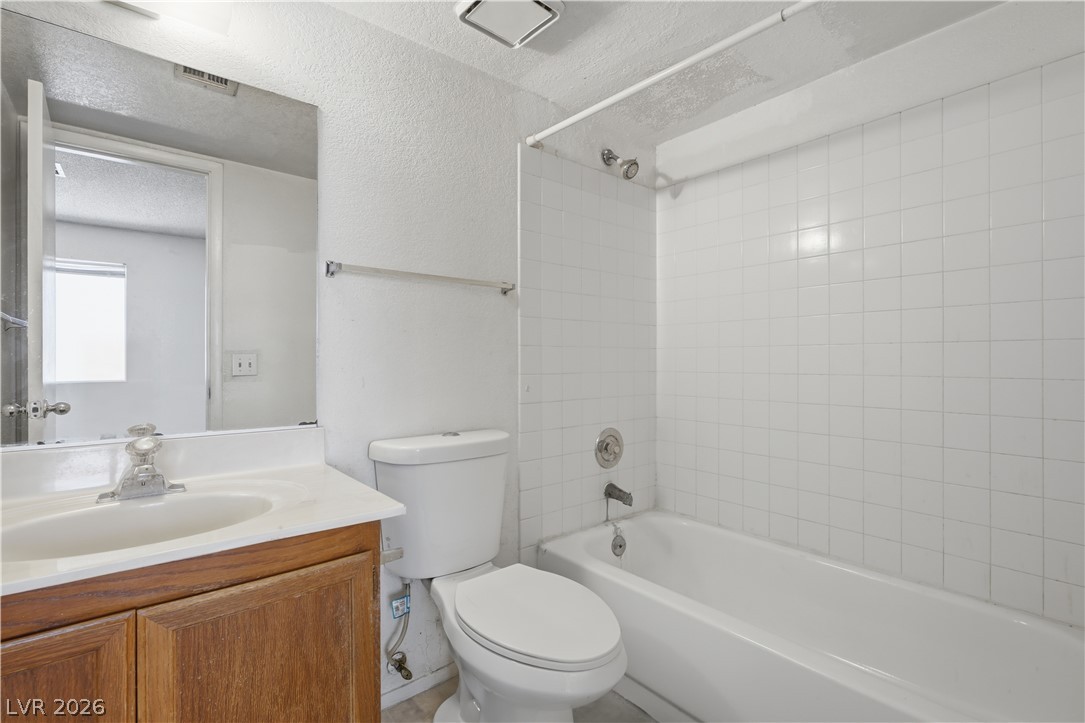 Photo 9 of 11, 925 Sulphur Springs Lane #101