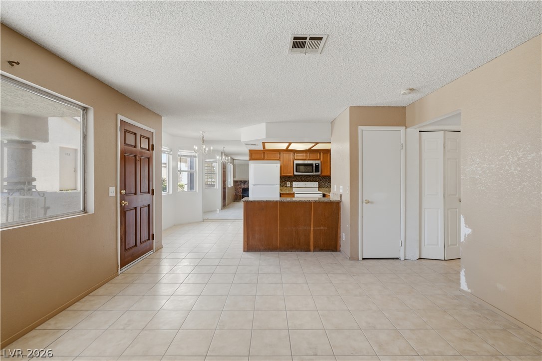 Photo 4 of 925 Sulphur Springs Lane #101