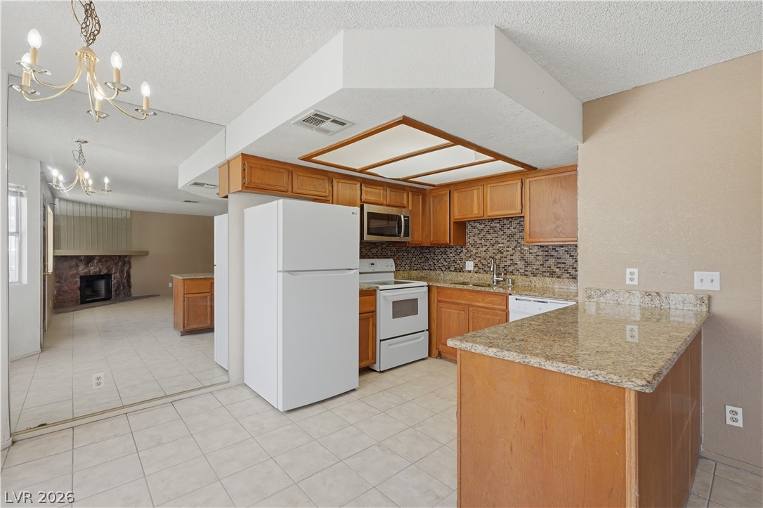 Photo 6 of 11, 925 Sulphur Springs Lane #101