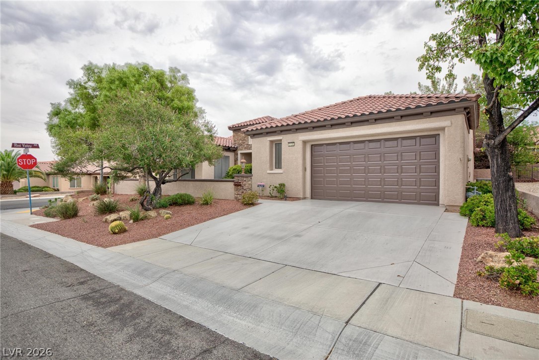 2120 Twin Falls Drive, Henderson