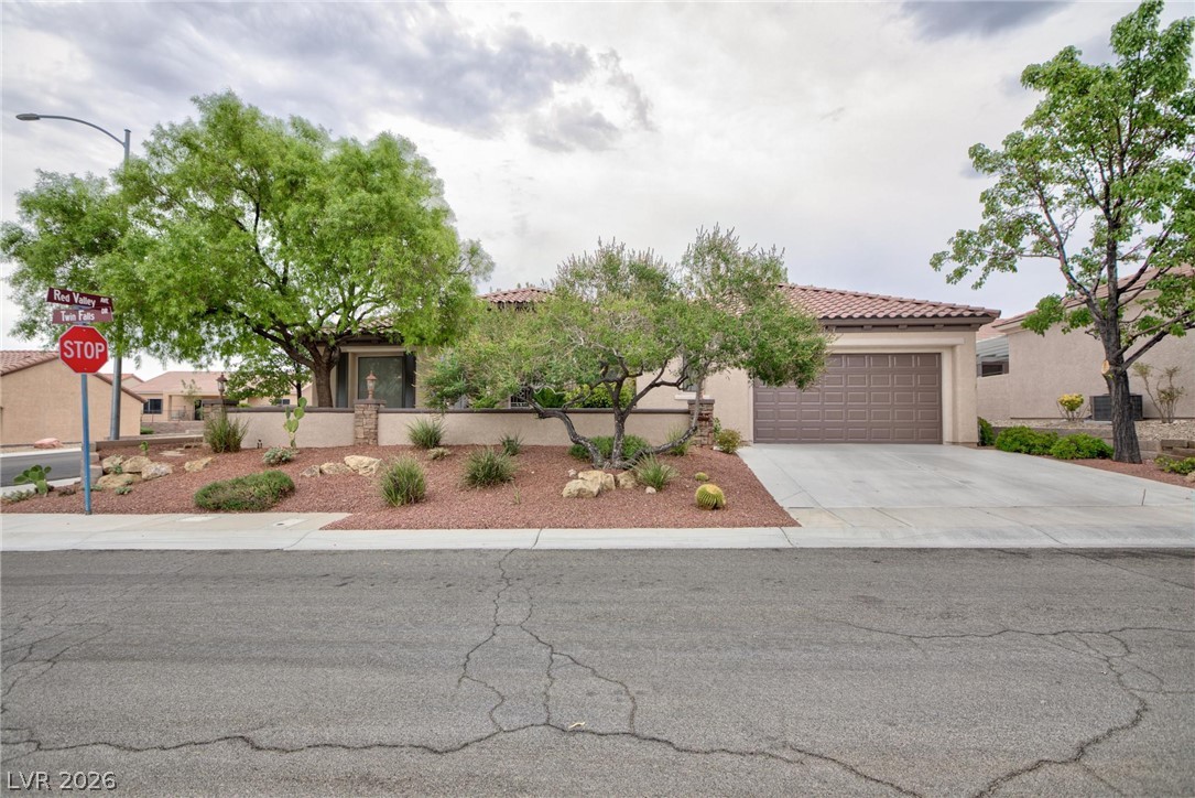 Photo 2 of 2120 Twin Falls Drive
