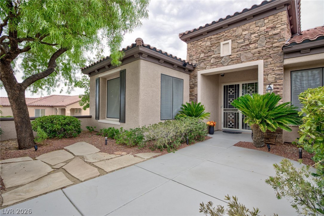 Photo 3 of 2120 Twin Falls Drive
