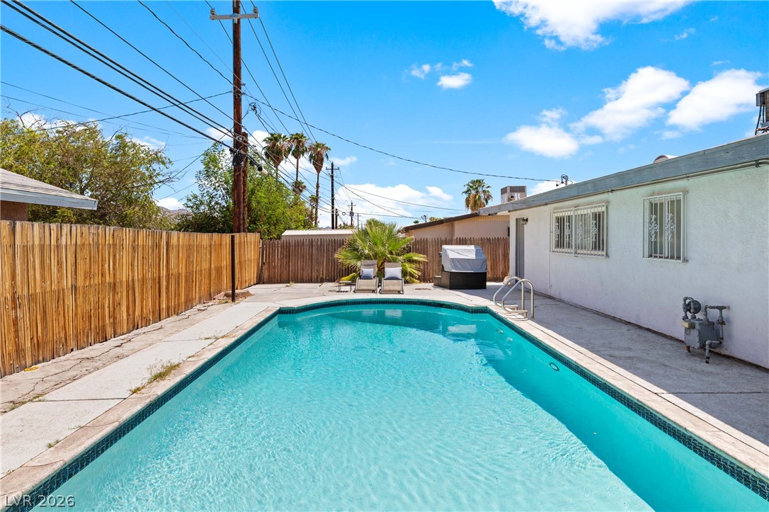 Photo 13 of 16, 4314 Swandale Avenue