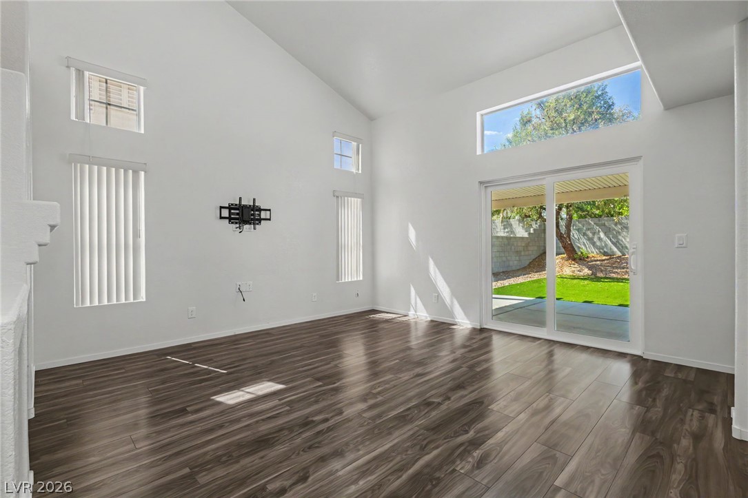 Photo 5 of 8216 Hollister Avenue